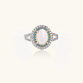 Vintage-style cocktail ring with luminous cat&